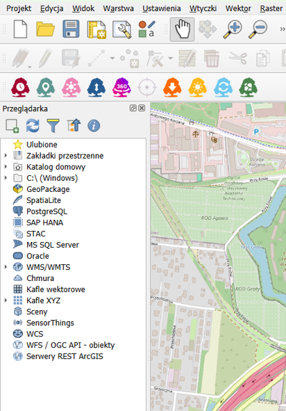 Okno tworzenia nowego połączenia WFS / OGC API w QGIS z polami Nazwa i URL