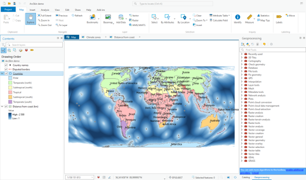 Panel Geoprzetwarzanie z przybornikami narzędzi w QGIS z wtyczką ArcSkin